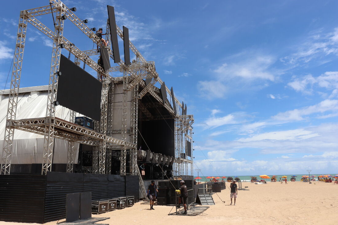 Com muita música e queima de fogos, municípios pernambucanos realizam festas de Réveillon