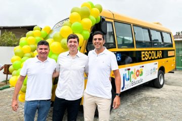 Joãozinho Tenório entrega novo ônibus escolar e reforça educação em São Joaquim do Monte