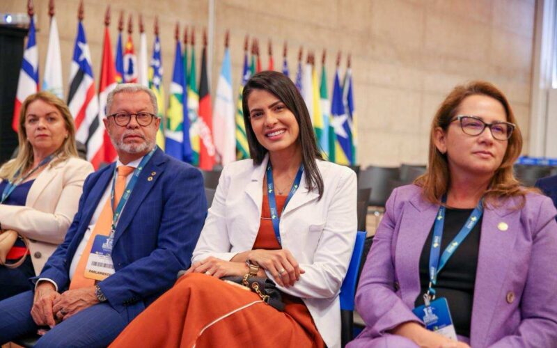 A Voz do Agreste no Planalto Central: Débora Almeida participa da 1ª Marcha Nacional dos Deputados Estaduais em Brasília