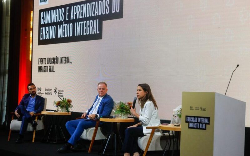 Raquel Lyra destaca liderança de Pernambuco em educação integral durante encontro em São Paulo