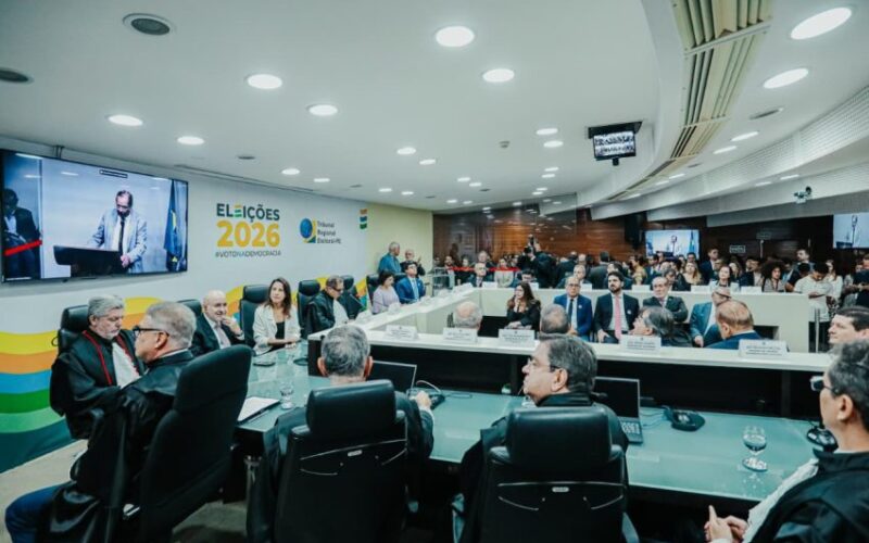 Raquel Lyra prestigia posse de Erik Simões como vice-presidente e corregedor do TRE-PE