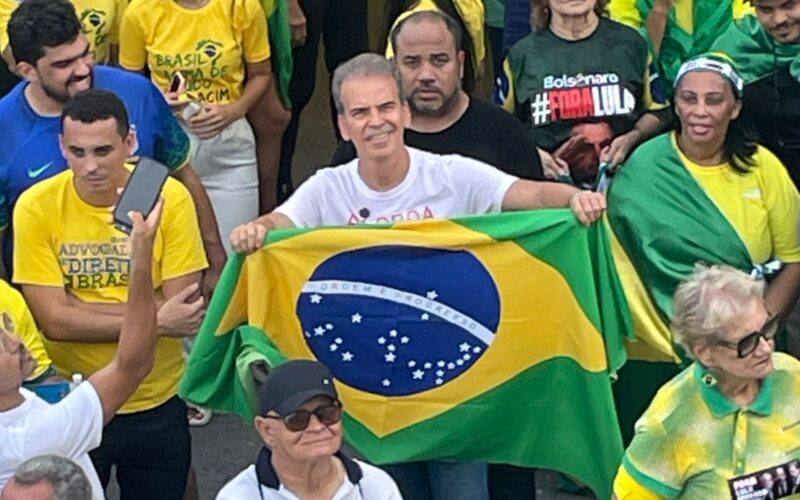 Coronel Alberto Feitosa participa de ato do movimento “Acorda Brasil” na Avenida Boa Viagem