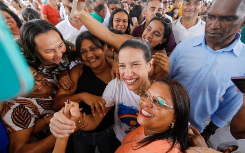 Raquel Lyra anuncia R$ 8 milhões para pavimentação em Bom Jardim e participa de entrega de hospital reformado