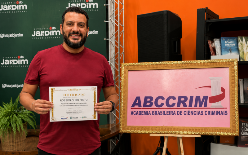 Portal PE News e Robson Ouro Preto são homenageados pela ABCCRIM em seminário sobre patrimônio cultural no Recife