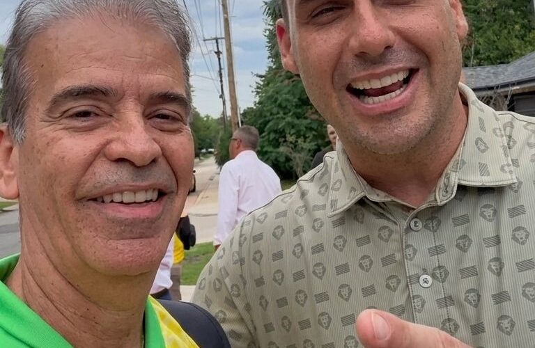Eduardo Bolsonaro grava vídeo e pede apoio dos seguidores ao deputado Coronel Feitosa