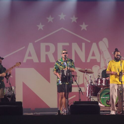 Arena Nº1 reúne torcedores no Recife para celebrar vitória do Brasil sobre a Escócia durante o São João